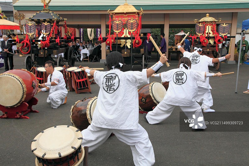 日本京都瑞馈祭的大鼓鼓手图片素材