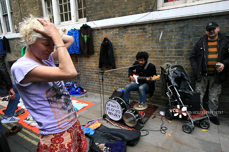 伦敦砖巷的街头艺人图片素材