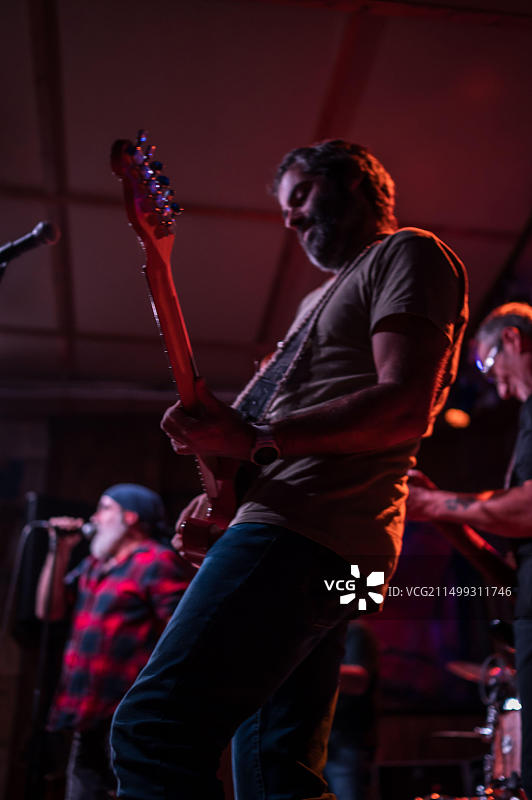 西班牙摇滚乐队Mama Kin重聚庆祝Rock & Blues音乐厅20周年，西班牙萨拉戈萨图片素材