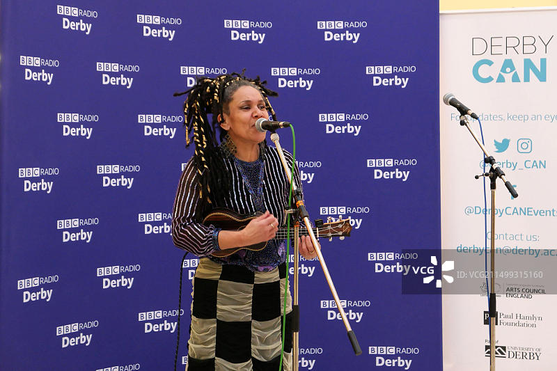 Sue Warren在英国德比郡的演出，2023年1月图片素材