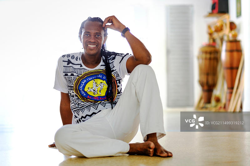 Tonho Materia - Olodum歌手和Manganga卡波耶拉学校的卡波耶拉大师，Pau Miudo，萨尔瓦多，巴伊亚图片素材