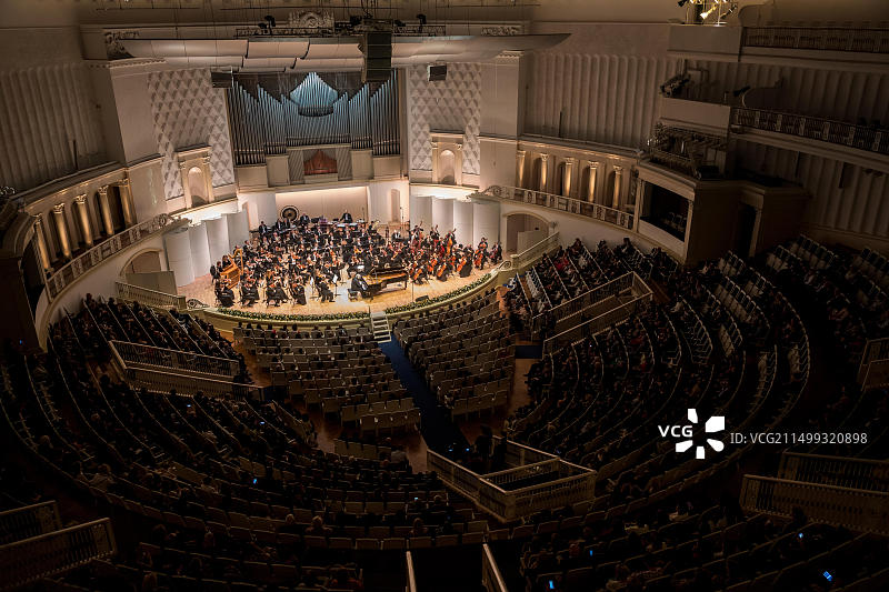 俄罗斯莫斯科柴可夫斯基音乐厅的莫斯科爱乐乐团音乐会图片素材