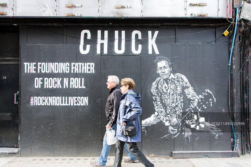 在伦敦西区丹麦街（摇滚乐之家）的壁画，描绘了查尔斯·爱德华·安德森·贝里（查克·贝里）图片素材