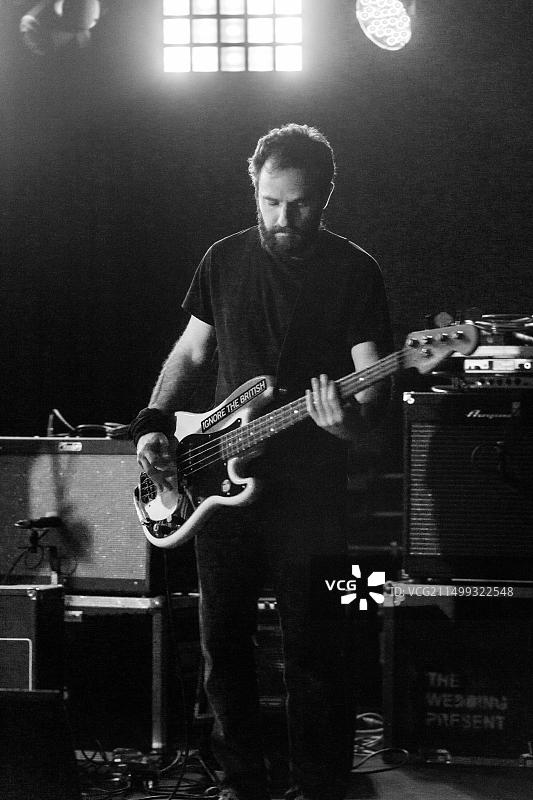 贝斯手在洛斯托夫特水族馆的音乐会现场表演图片素材