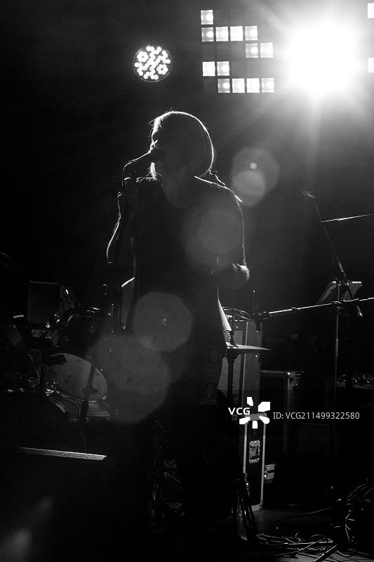 安德烈·帕克，Melys乐队主唱 - 2016年12月9日在洛斯托夫特水族馆的现场音乐会图片素材