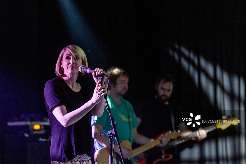 安德烈·帕克，Melys乐队主唱 - 2016年12月9日在洛斯托夫特水族馆的现场音乐会图片素材