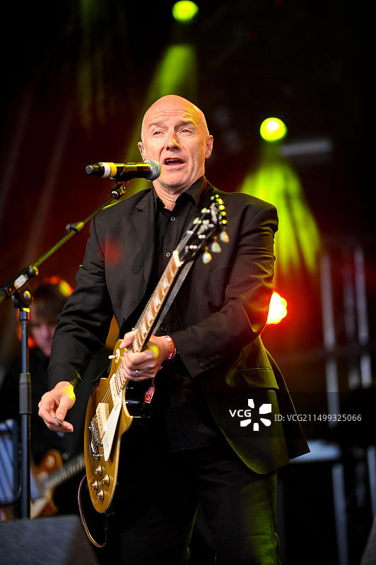 米奇·尤尔在利兹摇滚80年代演出图片素材