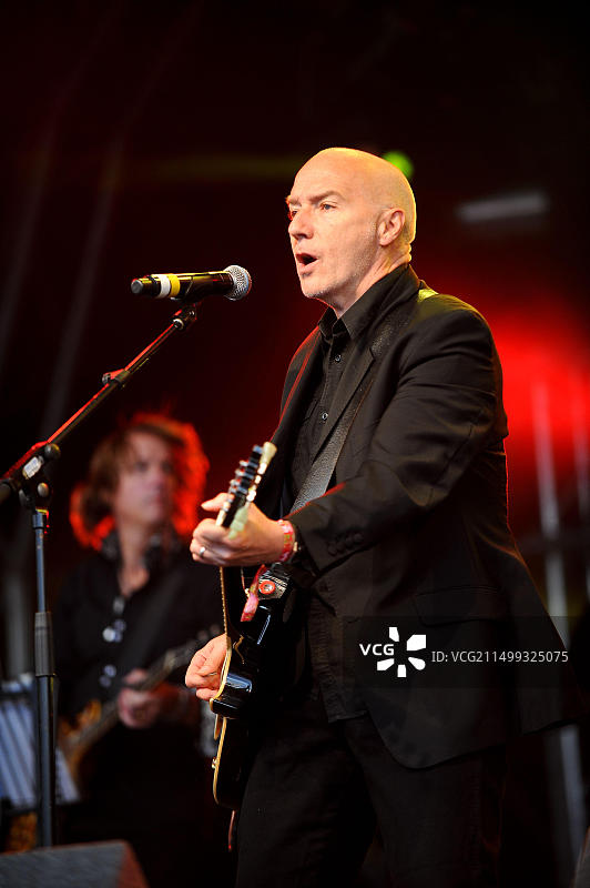 米奇·尤尔在利兹摇滚80年代演出图片素材