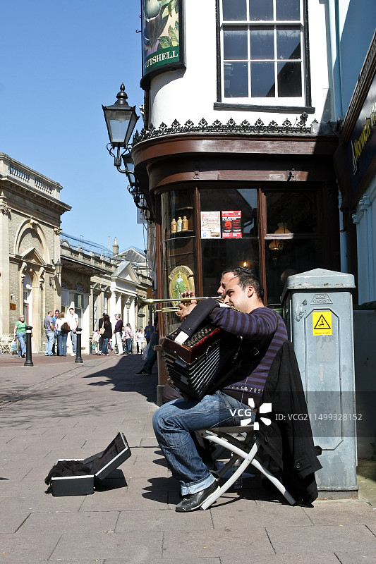 伯里圣埃德蒙兹的街头艺人图片素材