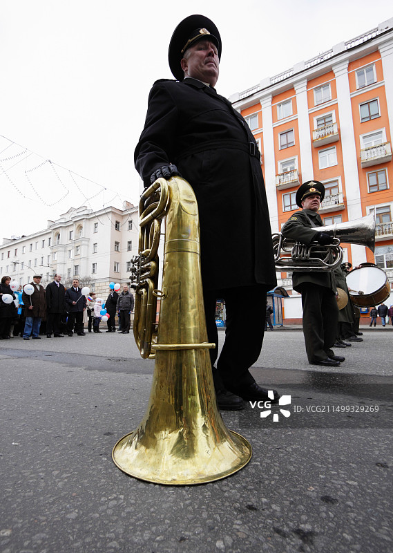 五一劳动节游行示威，摩尔曼斯克，俄罗斯。2009年5月1日图片素材