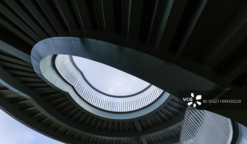 深圳盐田背仔角现代感网红新观海栈桥图片素材