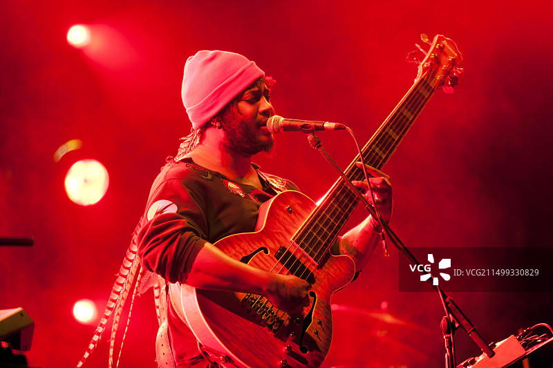 Thundercat (Stephen Bruner)在2016年OnBlackheath音乐节NTS Heavenly舞台上表演图片素材
