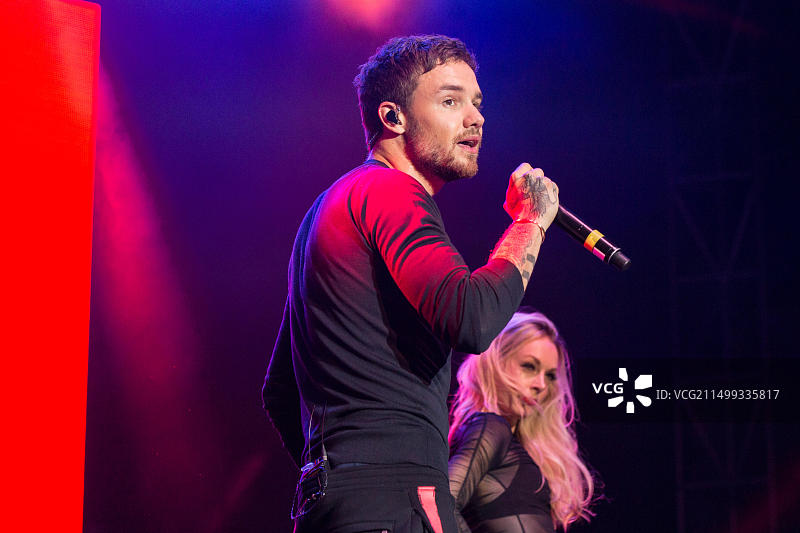 加拿大温哥华iHeartRadio沙滩演唱会：英国歌手利亚姆·佩恩演出图片素材