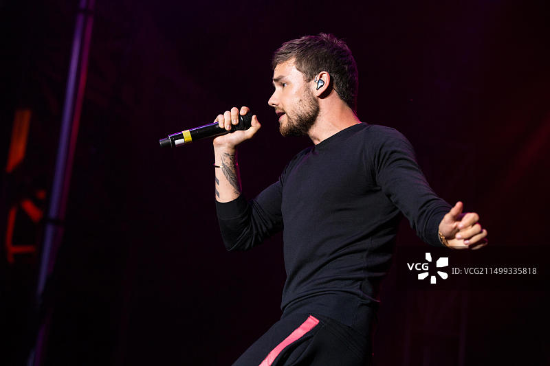 加拿大温哥华iHeartRadio沙滩演唱会：英国歌手利亚姆·佩恩演出图片素材
