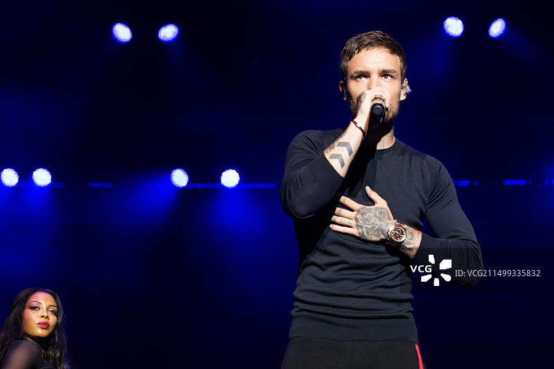 加拿大温哥华iHeartRadio沙滩演唱会：英国歌手利亚姆·佩恩演出图片素材