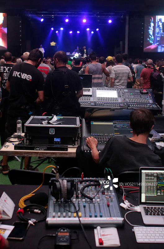 活动期间的声音控制图片素材