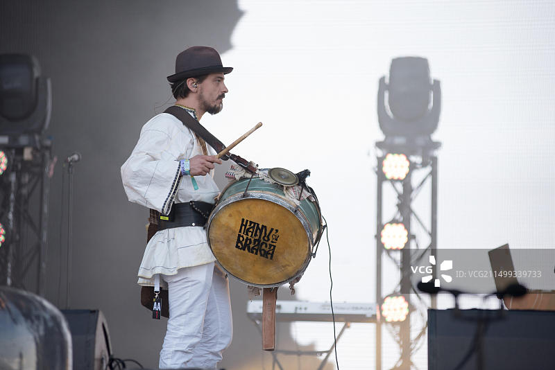 罗马尼亚电子嘻哈乐队Subcarpati在Electric Castle音乐节上现场演唱图片素材