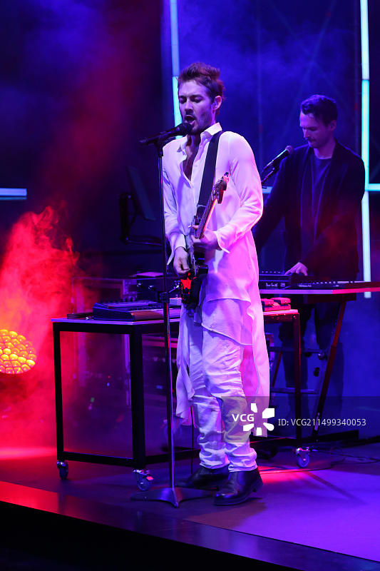 丹尼尔·约翰斯在悉尼David Jones 2015春夏系列发布会尾声表演图片素材