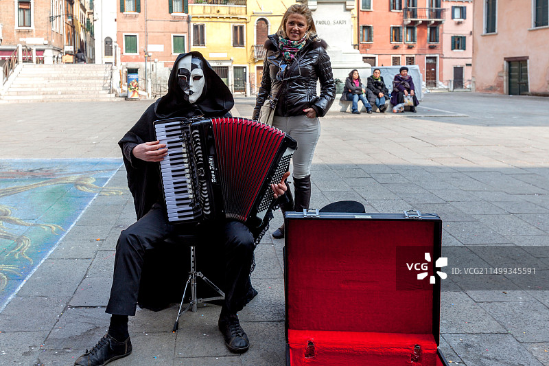 威尼斯狂欢节上的街头艺人图片素材