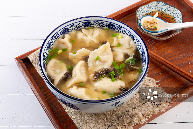 酸汤水饺图片素材