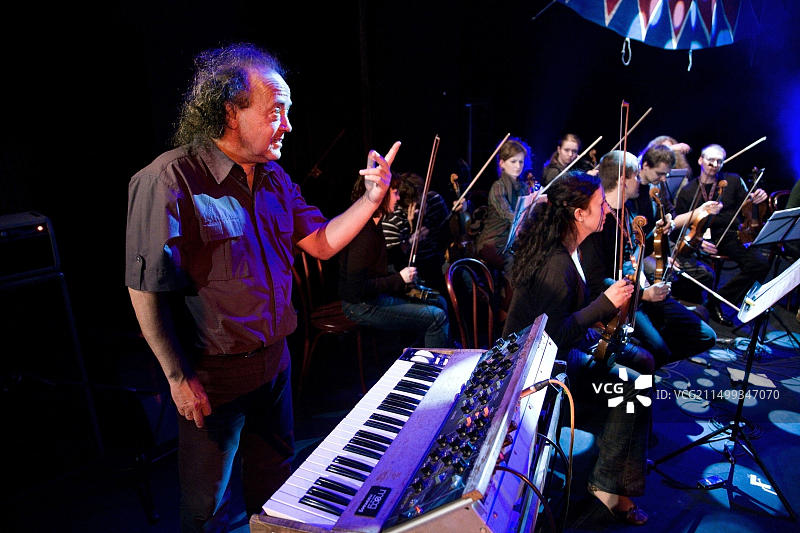 2009年6月6日，传奇波兰音乐家、作曲家和SBB乐队领队Jozef Skrzek与Aukso室内乐团和Cree乐队举行了音乐会图片素材