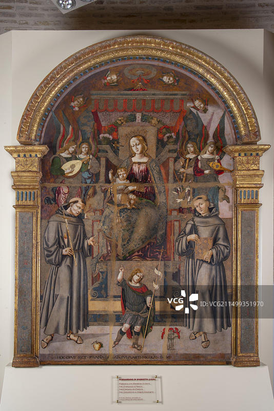 波坦察皮切纳费迪南多·斯卡菲奥蒂礼堂内《圣母与圣婴》图片素材