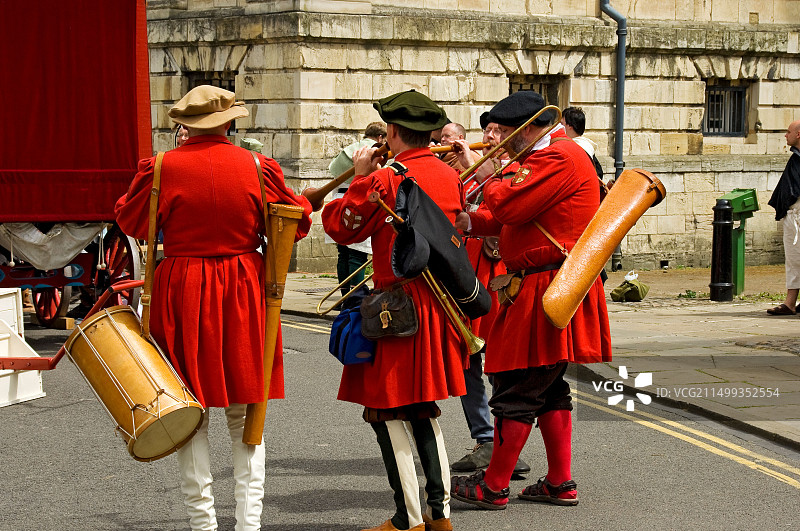 在英国约克夏季神秘戏剧周期演出的音乐家图片素材