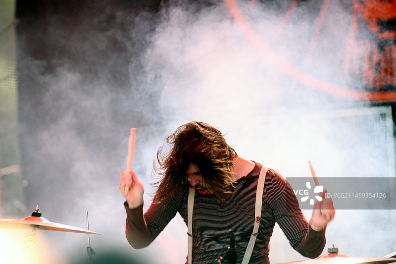 丹尼·多兰 - 鼓和锣 - 圣母玛利亚乐队在诺丁汉沃拉顿公园的辉煌节上图片素材