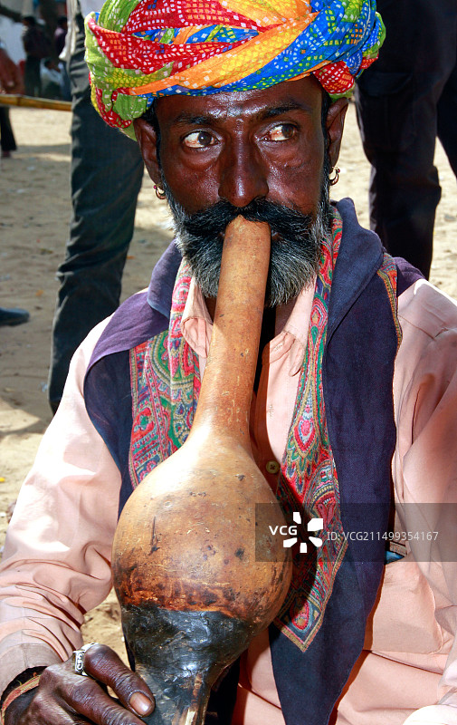 斋浦尔拉贾斯坦邦的弄蛇人图片素材