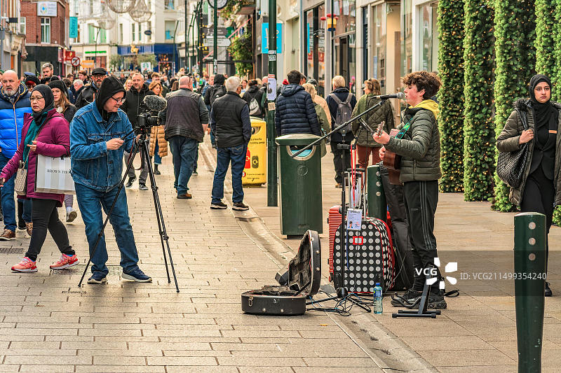 都柏林街头的清晨小调：摄影师与音乐家图片素材