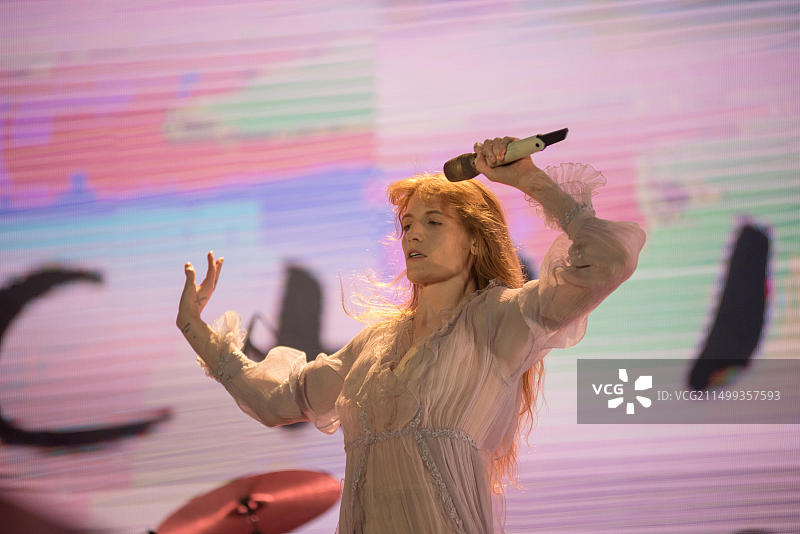 2019年7月19日，罗马尼亚邦提达：Florence and the Machine乐队在Electric Castle音乐节现场演唱图片素材