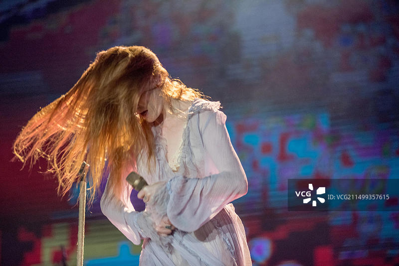 2019年7月19日，罗马尼亚邦提达：Florence and the Machine乐队在Electric Castle音乐节现场演唱图片素材