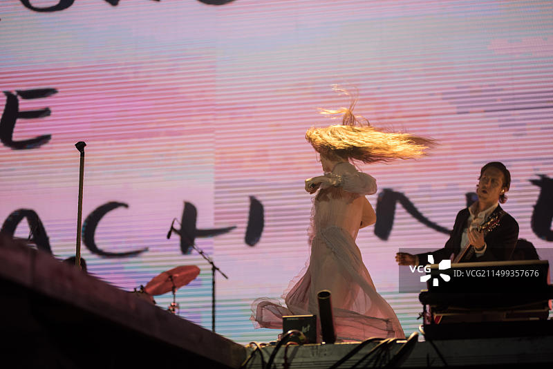 2019年7月19日，罗马尼亚邦提达：Florence and the Machine乐队在Electric Castle音乐节现场演唱图片素材