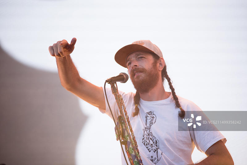 罗马尼亚电子嘻哈乐队Subcarpati在Electric Castle音乐节上现场演唱图片素材