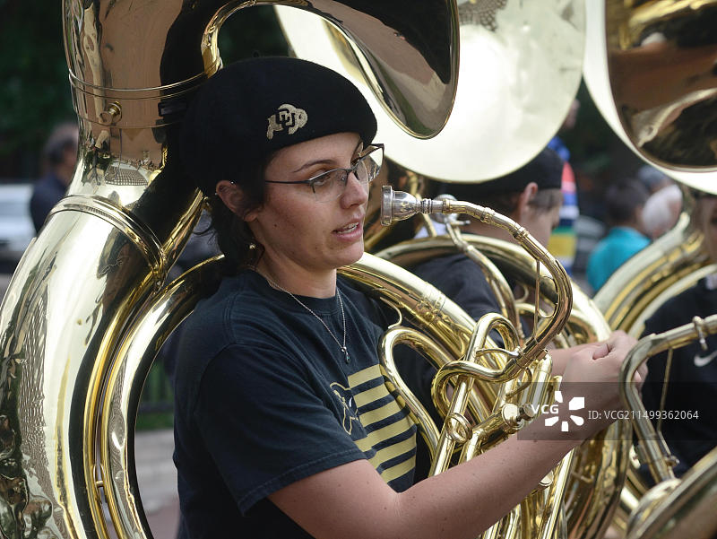 科罗拉多大学行进乐队的音乐家图片素材