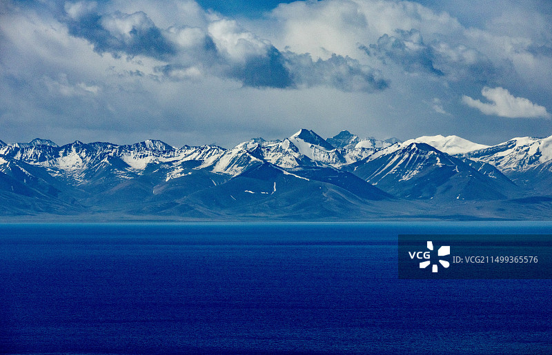 纳木错和雪山图片素材