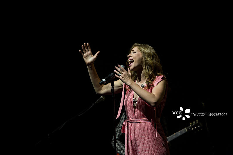 Lake Street Dive的现场表演图片素材