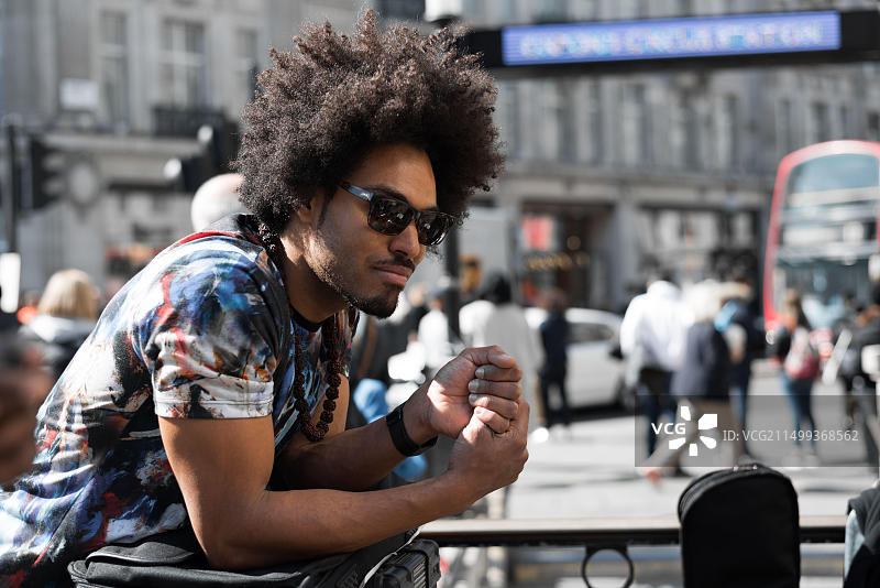 在英国伦敦牛津环岛街道上的人们图片素材