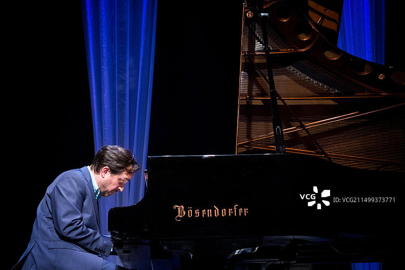 Jason Rebello现场独奏表演，斯卡伯勒爵士音乐节2017图片素材