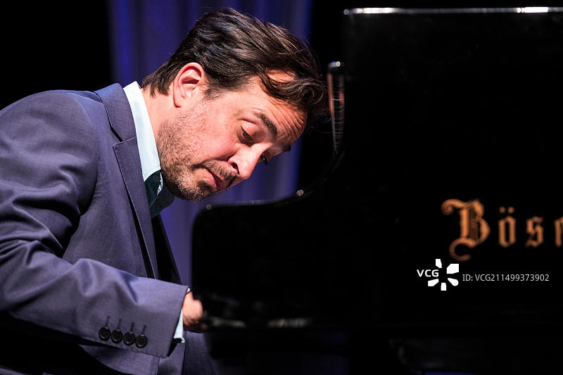 Jason Rebello现场独奏表演，斯卡伯勒爵士音乐节2017图片素材