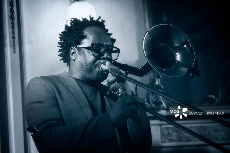 丹尼斯·罗林斯在利奇菲尔德独奏长号，2018年图片素材