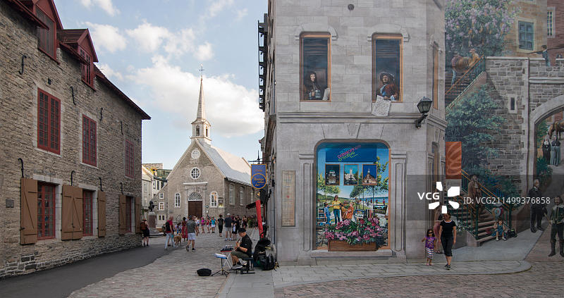 魁北克老城街头的吉他艺人图片素材