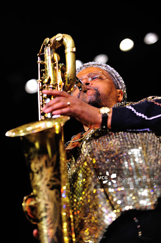 太阳拉乐团：爵士音乐演奏图片素材