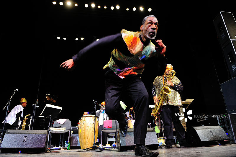 太阳拉乐团：爵士音乐演奏图片素材