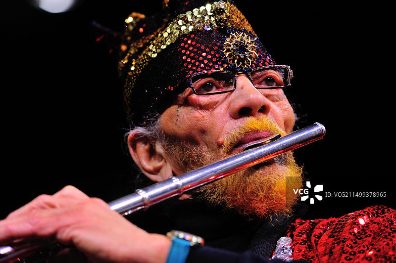 太阳拉乐团：爵士音乐演奏图片素材