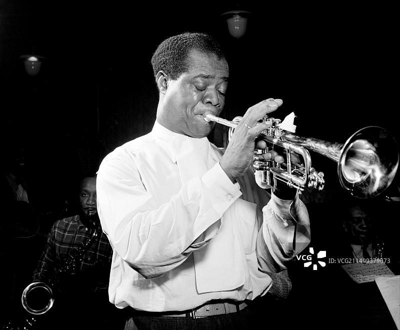 路易斯·阿姆斯特朗，美国爵士音乐家图片素材