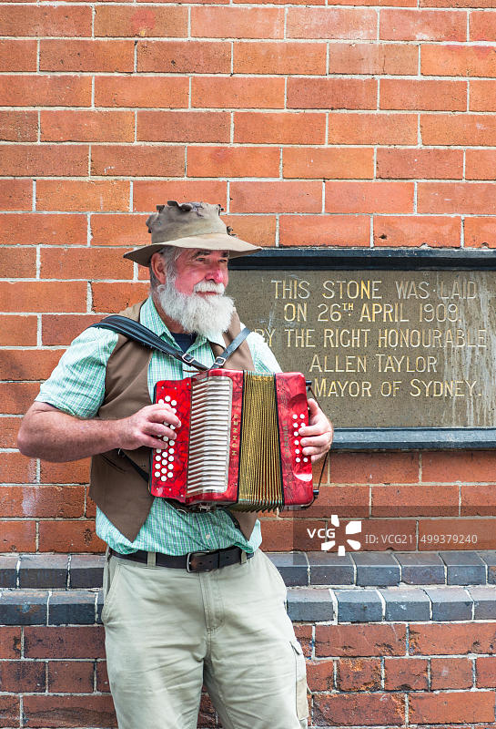 在悉尼帕迪市场外演奏的澳大利亚音乐家图片素材