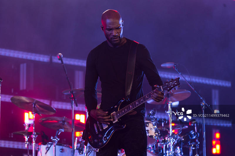 乡村音乐家Sam Hunt在2018年10月13日于不列颠哥伦比亚省温哥华市的卑诗体育馆演出图片素材