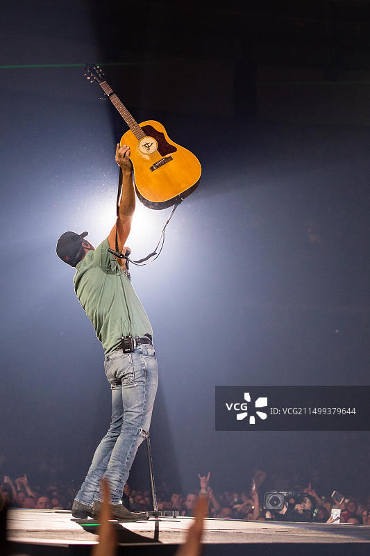乡村音乐家Luke Bryan在BC体育场演出（温哥华，加拿大，2018年10月13日）图片素材