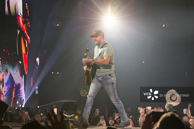 乡村音乐家Luke Bryan在BC体育场演出（温哥华，加拿大，2018年10月13日）图片素材